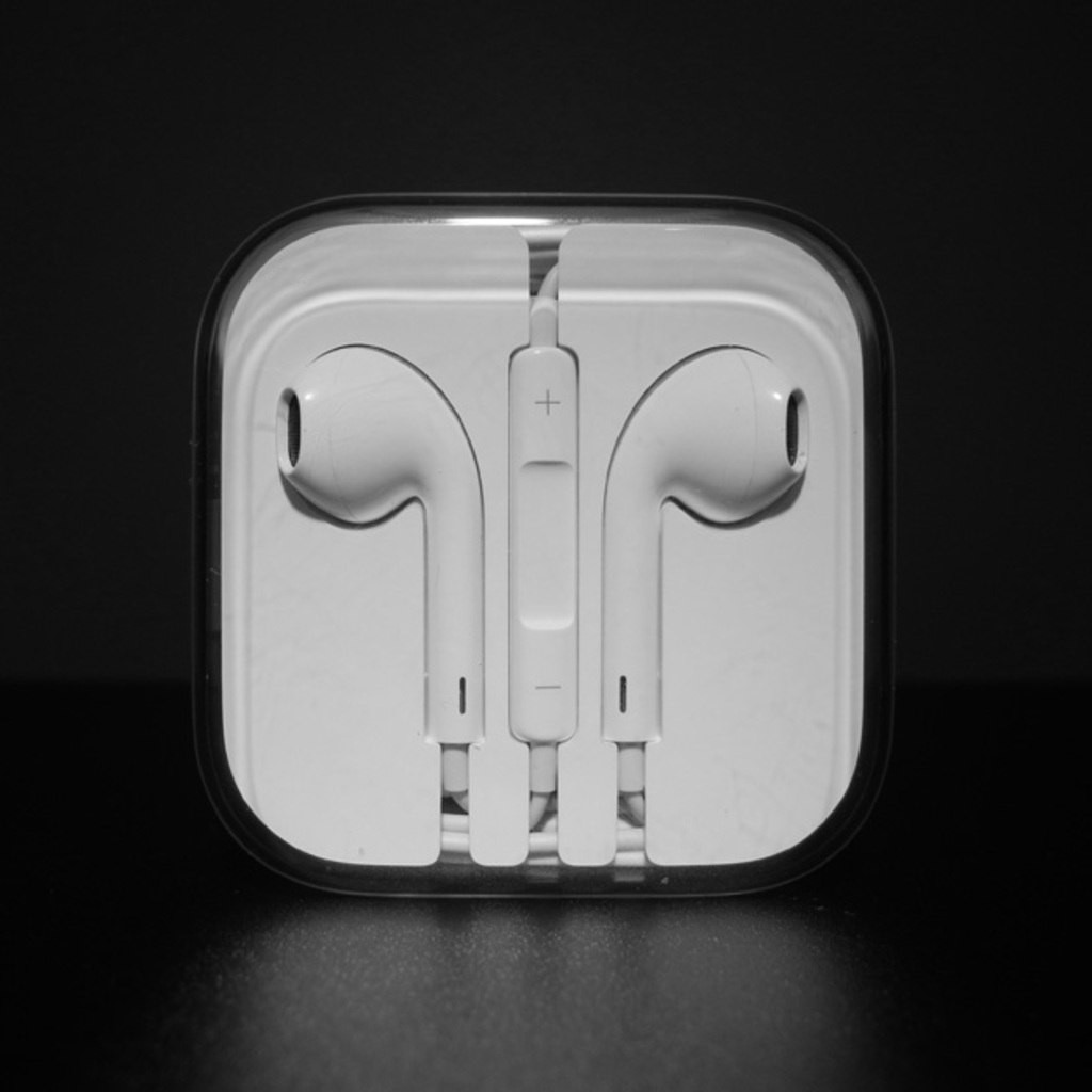 Apple iphone 6 наушники. Apple Earpods 3.5. Наушники Apple аирподс. Наушники айфон аирподс. Наушники Apple Earpods 4.